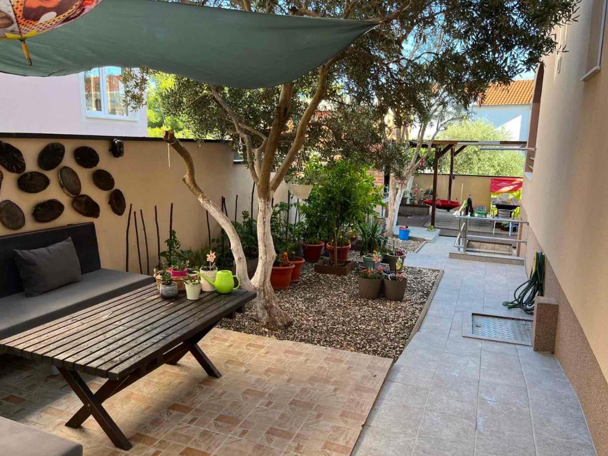 Apartmani Mia Трогир Экстерьер фото